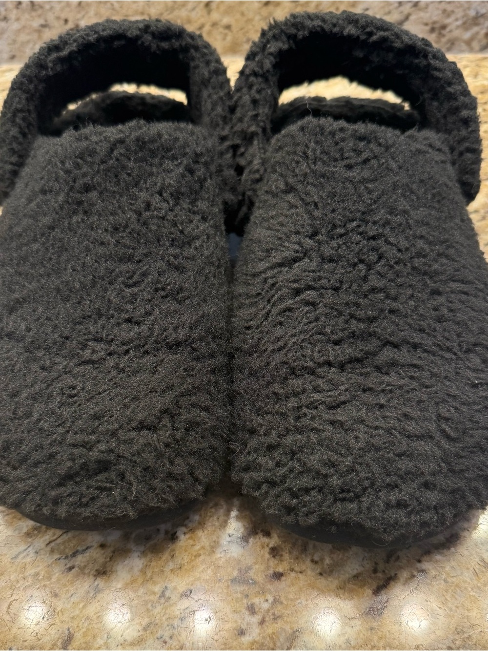 CROCS Classic Cozzzy Slipper - Never Used- Tags removed